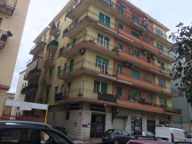 Appartamento in Vendita a Salerno via Lungomare Colombo 83 Pastena