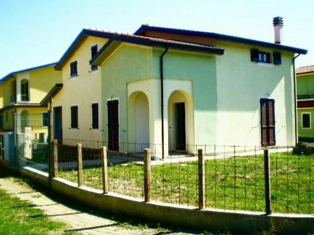 villa in vendita a villafranca in lunigiana villafranca lunigiana