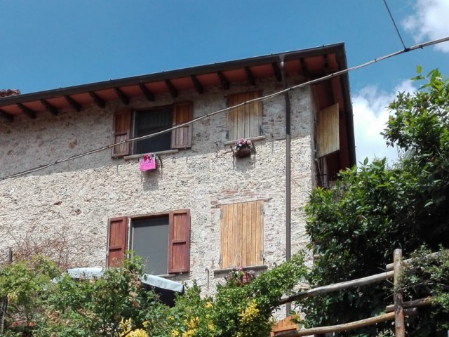 casa indipendente in vendita a pietrasanta capezzano monte