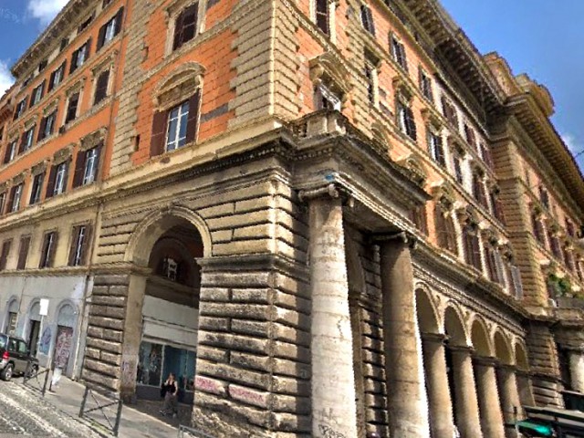 Appartamento in Vendita a Roma piazza Vittorio Emanuele II n.35