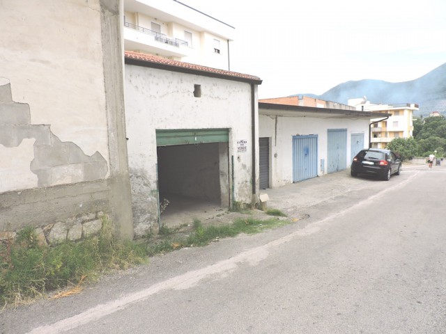 box posto auto in vendita a sessa aurunca