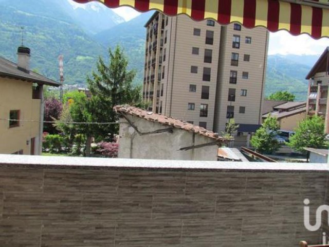 Appartamento in Vendita ad Aosta via Croix Noire 14 Aosta
