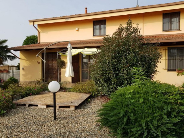 Villa in Vendita ad Asigliano Vercellese via Marconi 104