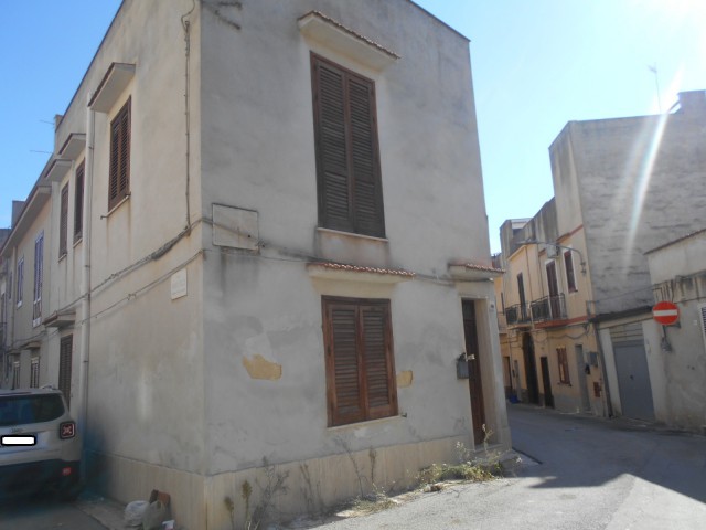 Casa Indipendente in Vendita a Castelvetrano Via Fabio Filzi 42