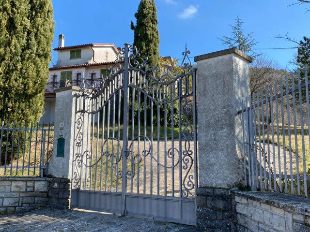 villa in vendita a fossato di vico