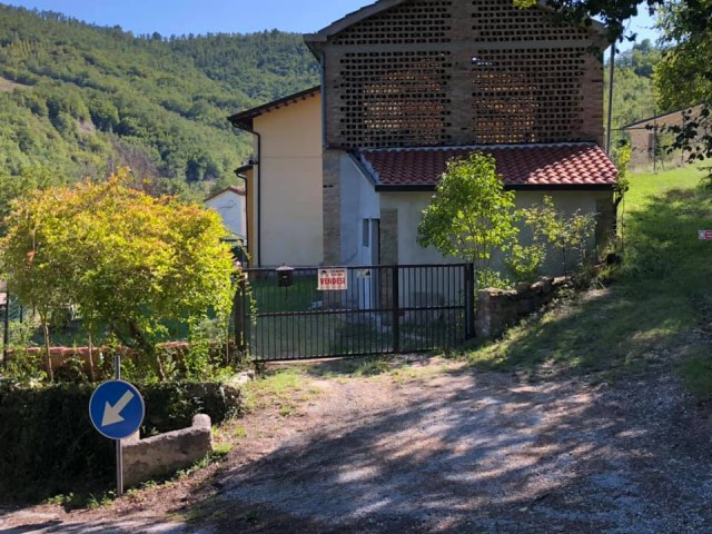 rustico casale corte in vendita a valtopina