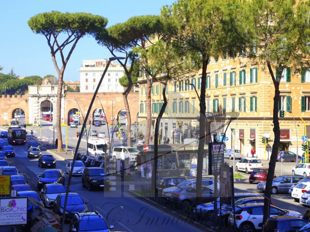 Appartamento in Affitto a Roma Piazzale Appio Appio Latino