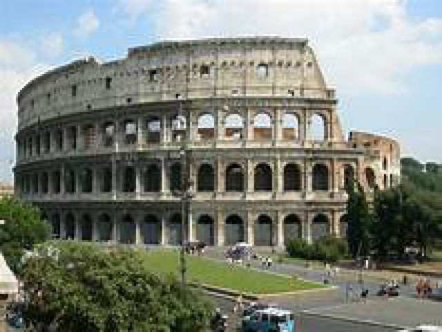 Appartamento in Affitto a Roma via del Colosseo Centro Storico