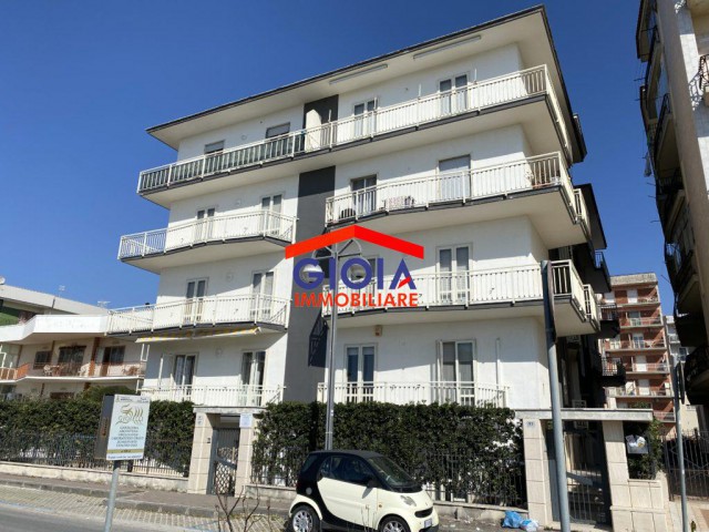 Appartamento in Vendita a Mondragone viale europa 93