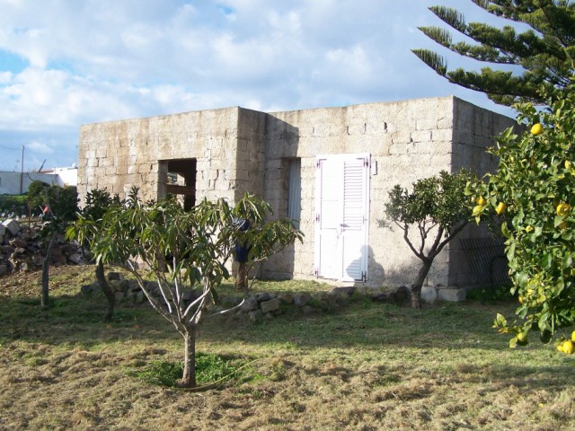 rustico casale corte in vendita a lipari pianoconte 98055 lipari me