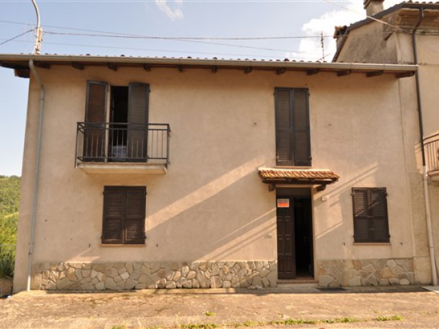 Casa Indipendente in Vendita a Zavattarello via Perducco 12