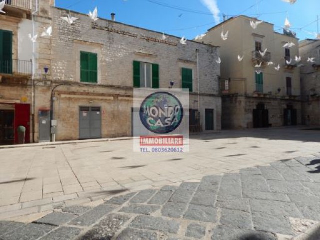 Locale Commerciale in Vendita a Ruvo Di Puglia Zona Centrale