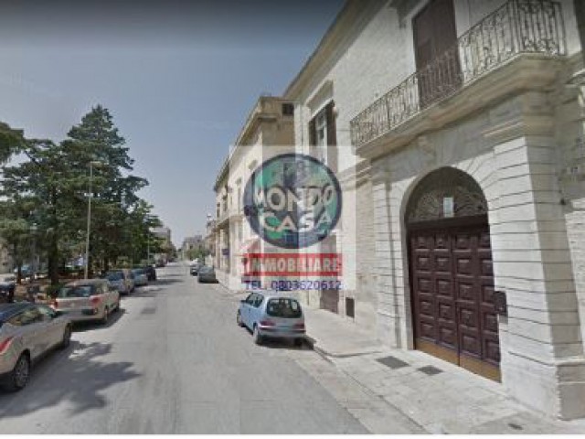 Locale Commerciale in Affitto a Ruvo Di Puglia Zona Centrale