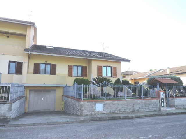 Villa in Vendita a Sessa Aurunca San Castrese