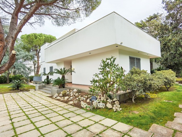 Villa in Vendita a Bari via Bitritto 131 Carbonara