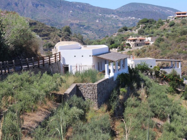 villa in vendita a lipari c da capistello 98055 lipari