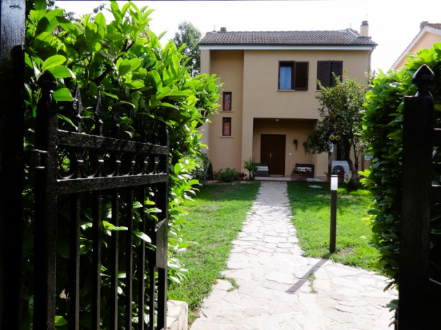 Villa Schiera in Vendita a Campagnano di Roma via Pier Luigi Nervi