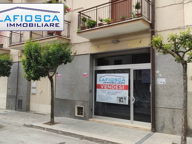 Locale Commerciale in Vendita a Gravina in Puglia Corso Giuseppe di Vittorio 130