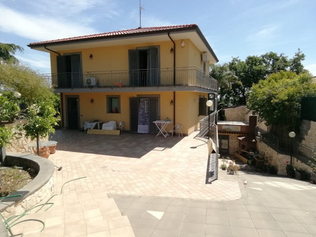 Villa in Vendita a Tremestieri Etneo Pacini
