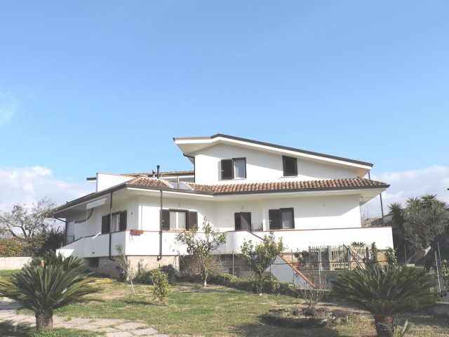 villa in vendita a sessa aurunca sorbello