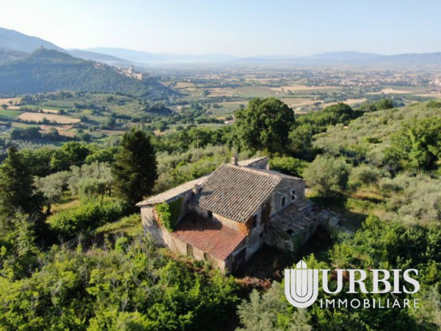 casa in vendita ad assisi san fortunato