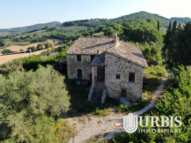 casa in vendita ad assisi san fortunato