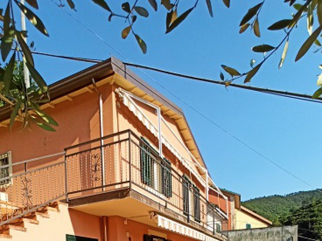 casa indipendente in vendita a castiglione chiavarese