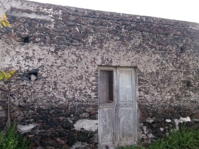 rustico casale corte in vendita a lipari via ficogrande stromboli