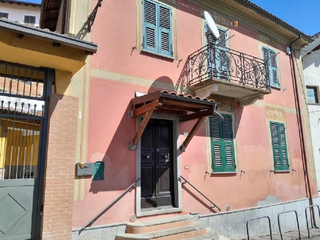 Rustico Casale Corte in Vendita a Castelletto D’orba via San Rocco