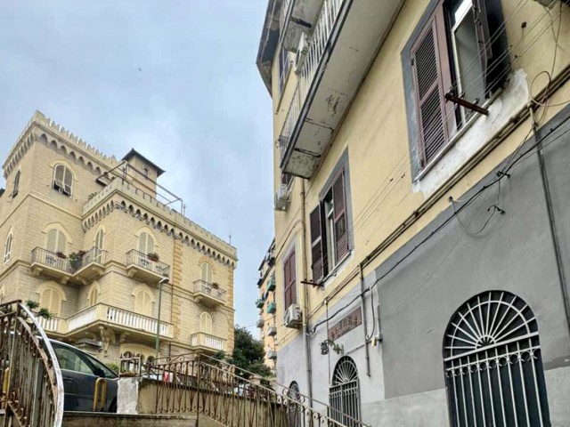 Appartamento in Vendita a Napoli Via Carlo De Marco 10