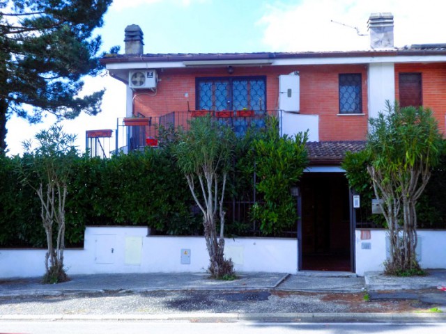 villa bifamiliare in vendita a formello viale delle rughe