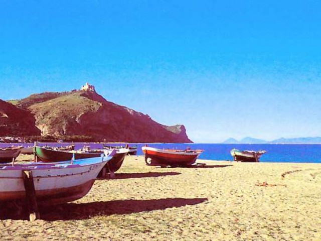 Vacanza in appartamento ad oliveri via del mare 2