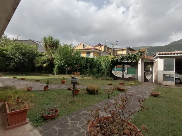 Villa in Vendita a Giffoni Valle Piana