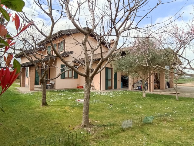 villa in vendita a piacenza