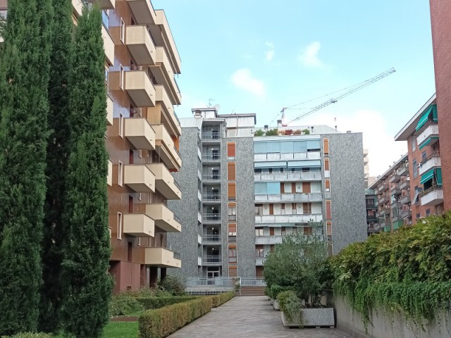 Appartamento in Affitto a Milano Affori