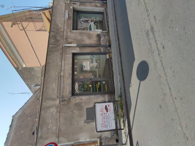 Locale Commerciale in Affitto a Bronte Corso Umberto 350 Centrale