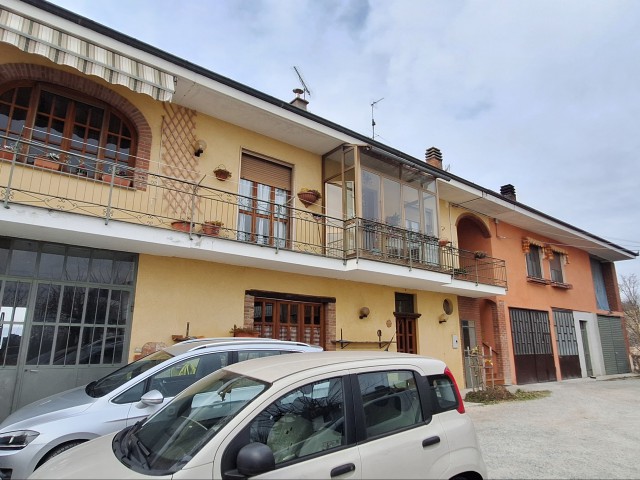 Casa Indipendente in Vendita a Montiglio Monferrato Frazione cortanieto 15