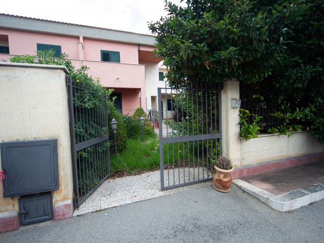 Villa Schiera in Vendita a Palermo via Sandro Pertini 710 Mondello